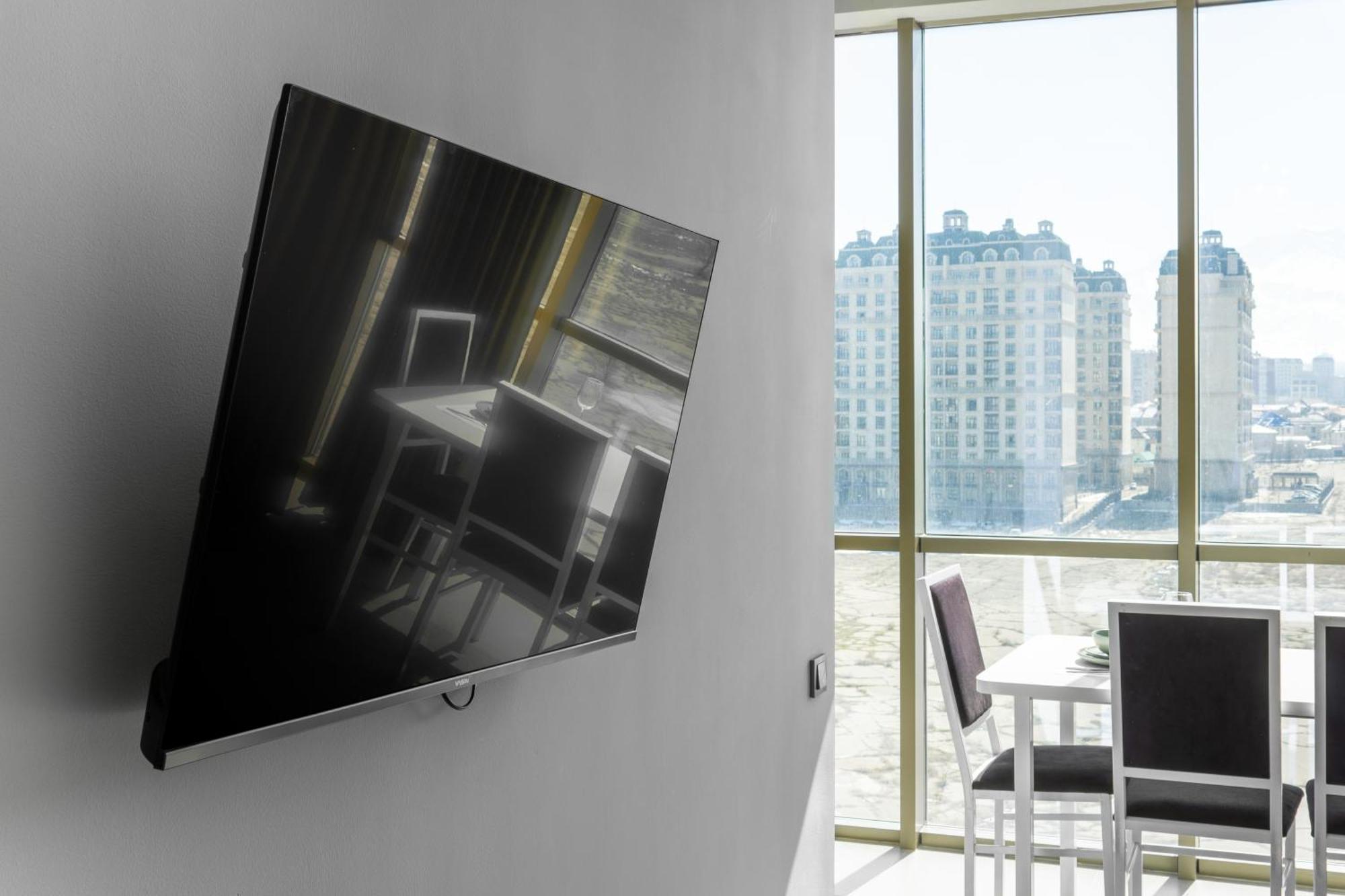 9Th And 6Th Floor Stylish Apartments With Mountainvista Bishkek Exteriör bild