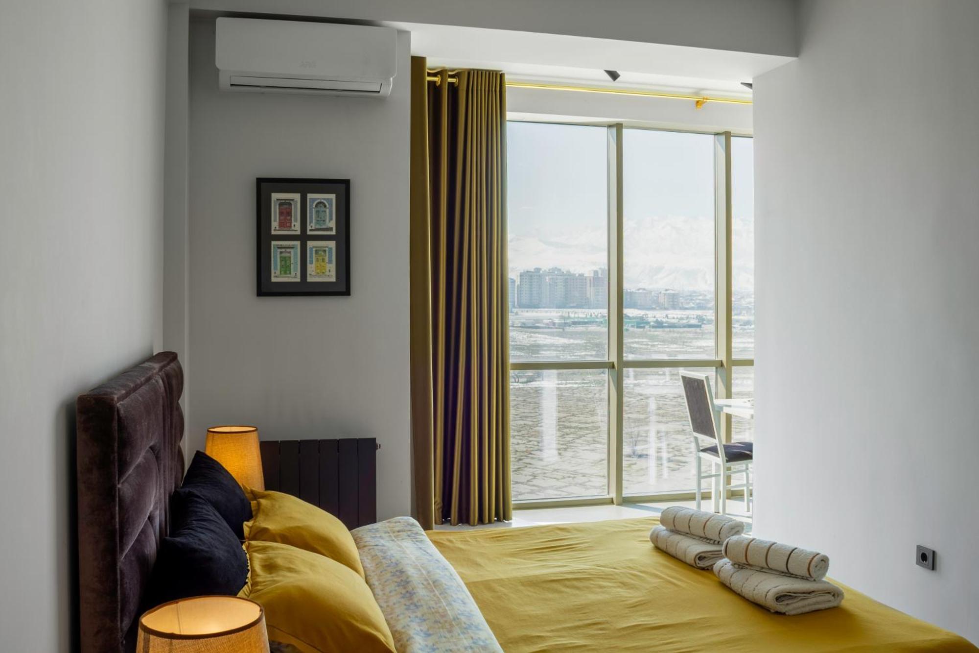 9Th And 6Th Floor Stylish Apartments With Mountainvista Bishkek Exteriör bild
