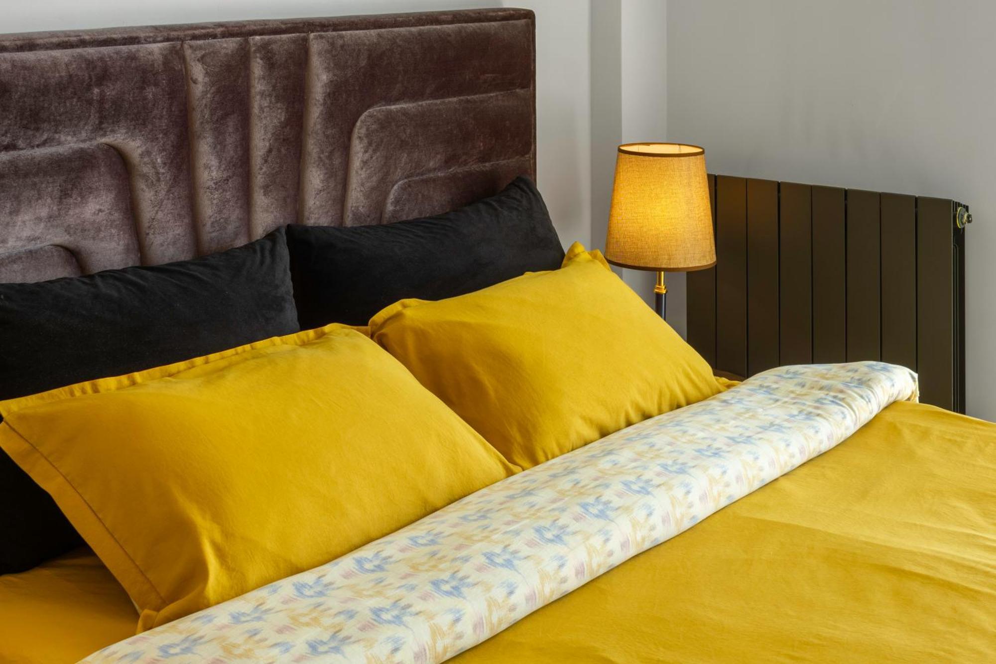 9Th And 6Th Floor Stylish Apartments With Mountainvista Bishkek Exteriör bild
